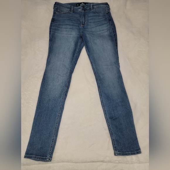 Hollister Skinny Blue Jeans with Natural Distressing - Picture 1 of 10
